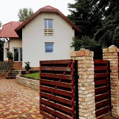 'New' Sunkissed Villa On The Old Hill Balatonalmádi Extérieur photo